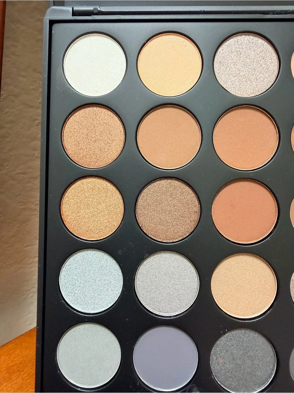 🔹New…. Morphe 35K (Good Karma) pan artistry eyeshadow palette.